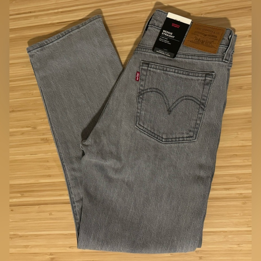 LEVI’S WEDGIE STRAIGHT FIT WOMEN’S JEANS